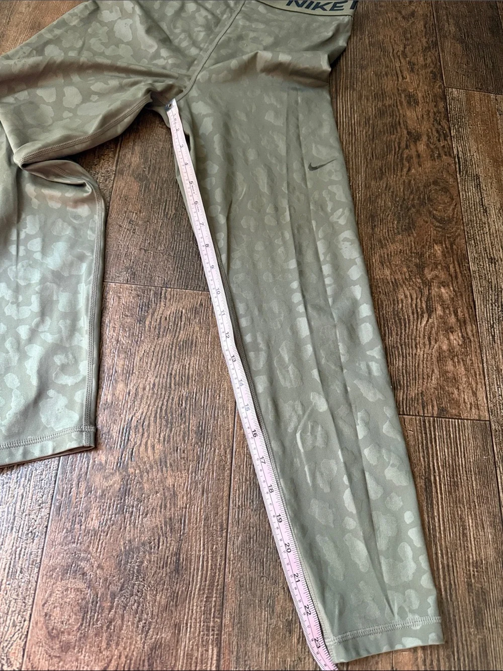 Nike Olive Green Leopard-Print Racerback Sports Bra and Leggings Size M